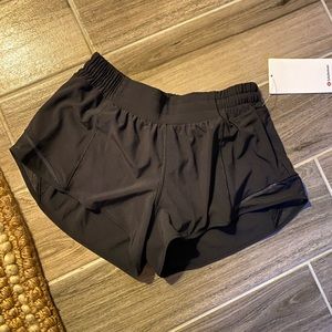NWT Lululemon Hotty Hot LR Short 2.5’ women’s